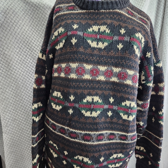 Abercrombie & Fitch Other - Abercrombie & Fitch Patterned Crewneck Sweater - Navy, Red, Cream